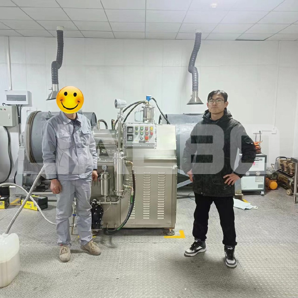 江蘇某新材料公司10L棒塊陶瓷砂磨機(jī)+150三輥機(jī)調(diào)試成功