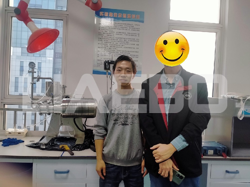 南京某有限公司0.2L實(shí)驗(yàn)室砂磨機(jī)調(diào)試成功