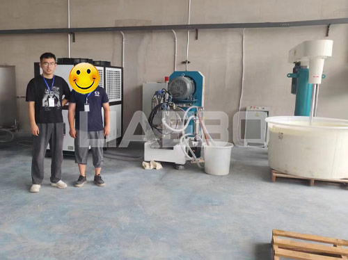 云南某睡眠科技股份有限公司 60L高端棒塊式陶瓷納米砂磨機調(diào)試成功