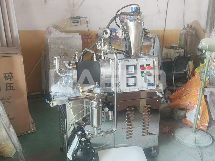 佛山某科金屬科技有限公司 6L棒銷砂磨機調(diào)試成功