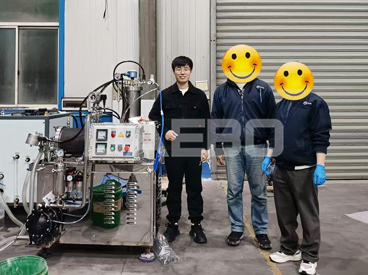 杭州某科技股份有限公司，5L棒塊陶瓷砂磨機調(diào)試成功