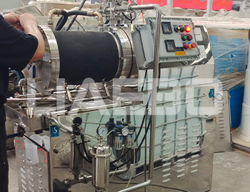 江蘇某科技有限公司30L棒銷式納米砂磨機調(diào)試成功