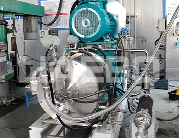 上海某新材料有限公司60L棒銷式納米砂磨機調(diào)試成功