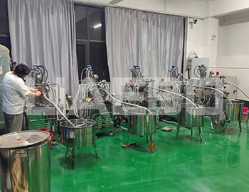 臨沂某新材料有限公司 4臺5L砂磨機調(diào)試成功