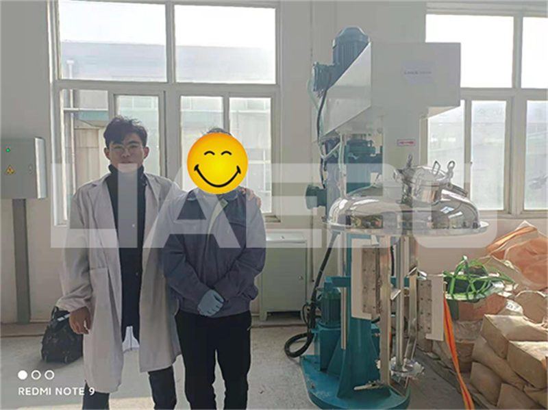 江蘇某新材料企業(yè)500L同心雙軸攪拌機高粘度新材料調(diào)試成功
